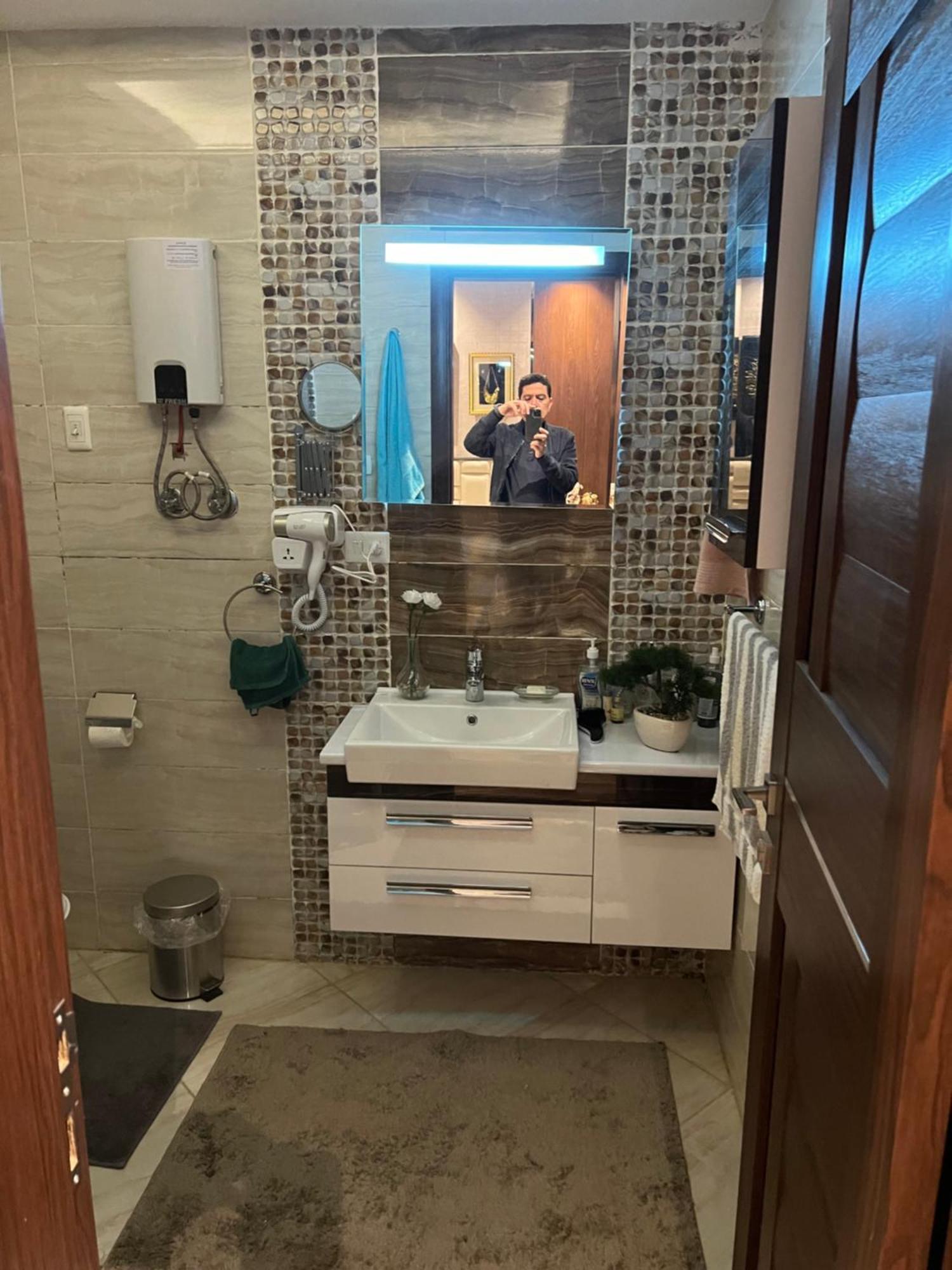 Апартаменти شقه مفروشه فاخره بالقاهره الجديده New Cairo Екстер'єр фото